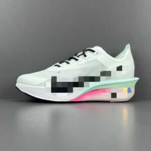 NKpt VAPORFLY 4  Simple, versatile, comfortable and casual. Made of soft fabric for shock absorption. Low-top running shoes.